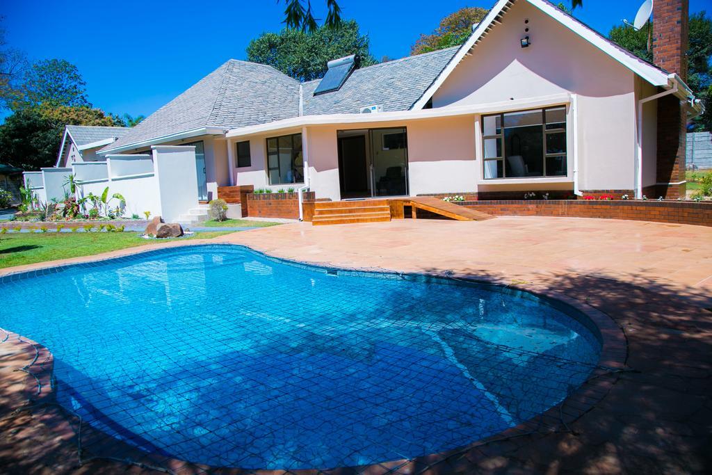 Jacaranda Hotell Harare Eksteriør bilde